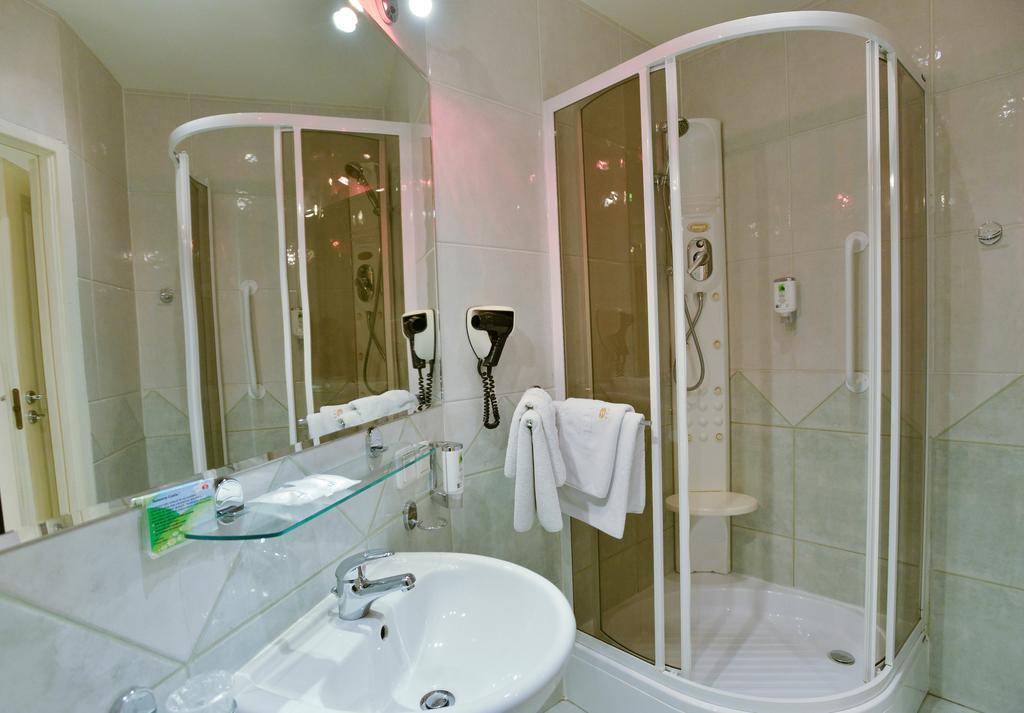 Elita Hotel & Restauracja Iwonicz-Zdrój Habitación foto